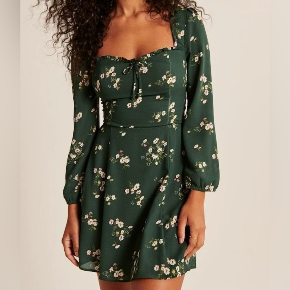 Abercrombie & Fitch Portrait Neck Floral, fit & flare mini dress Green | Medium